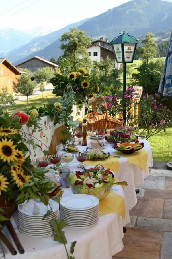 Hotel Pension Eichenhof Ried im Zillertal Exterior foto